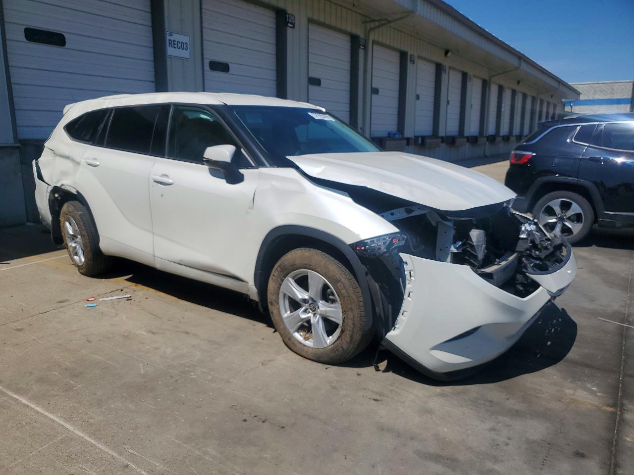 2021 Toyota Highlander Le - Фото 4