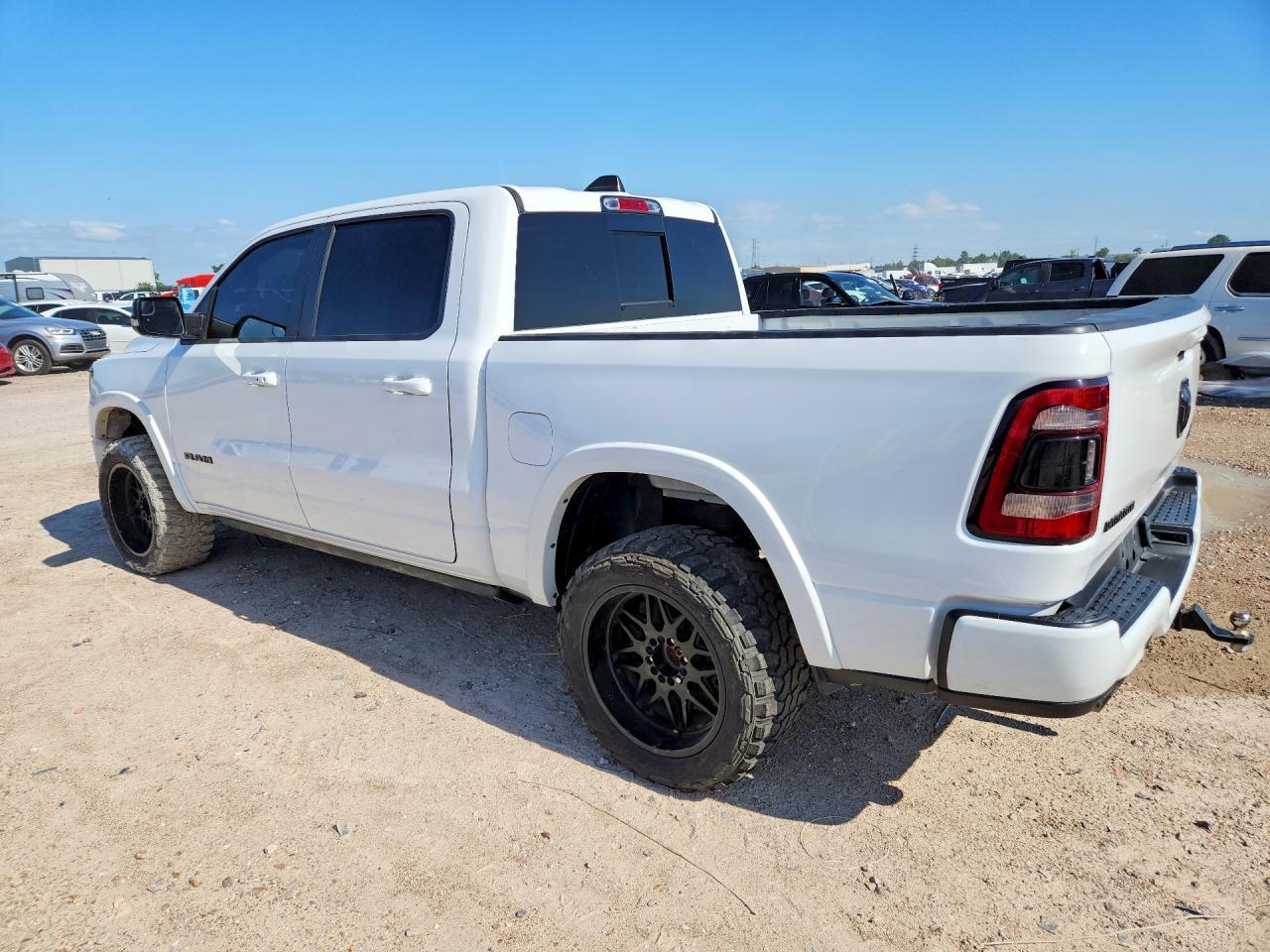 2021 Ram 1500 Laramie - Фото 2