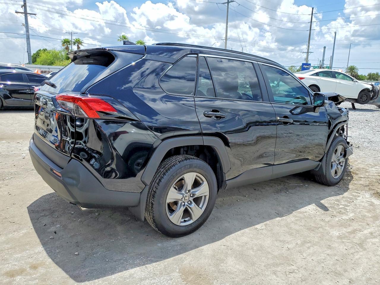 2025 Toyota Rav4 Xle - Фото 3