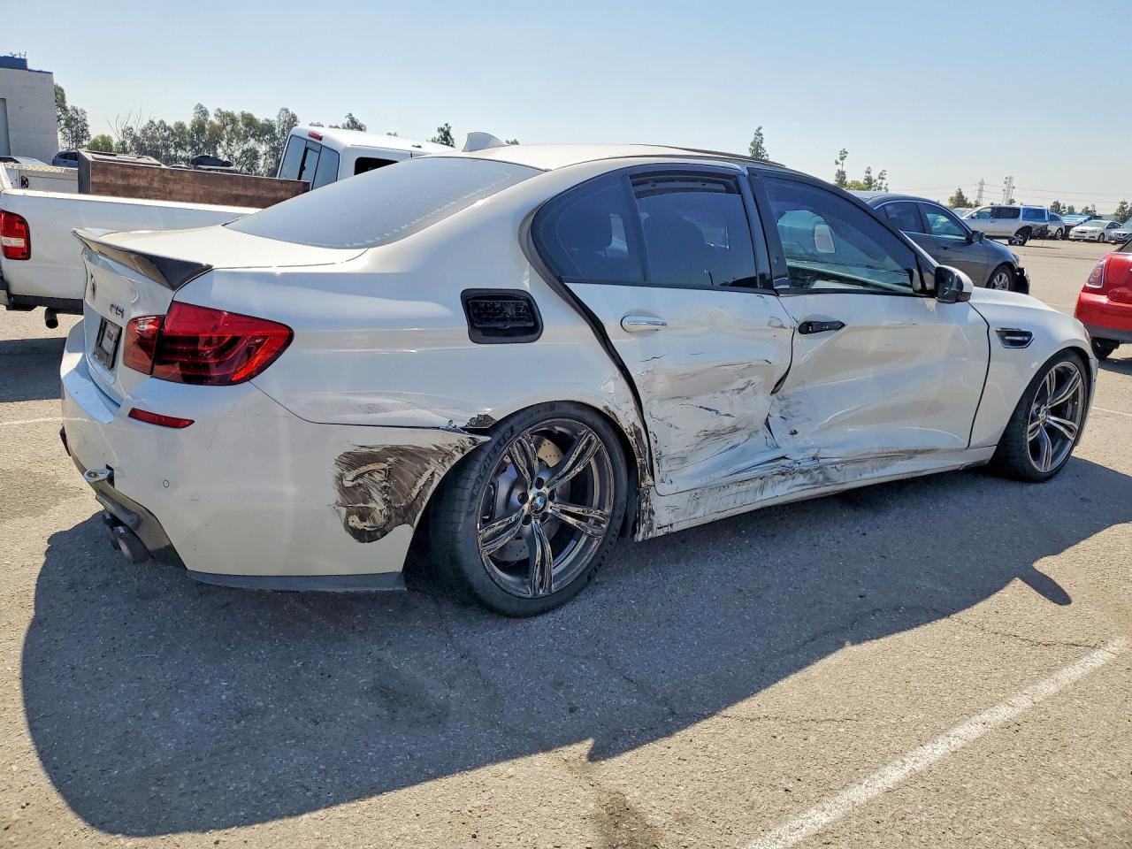 2014 BMW M5 - Фото 3