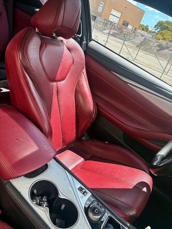 2017 Infiniti Q60 Red Sport 400 - Фото 6