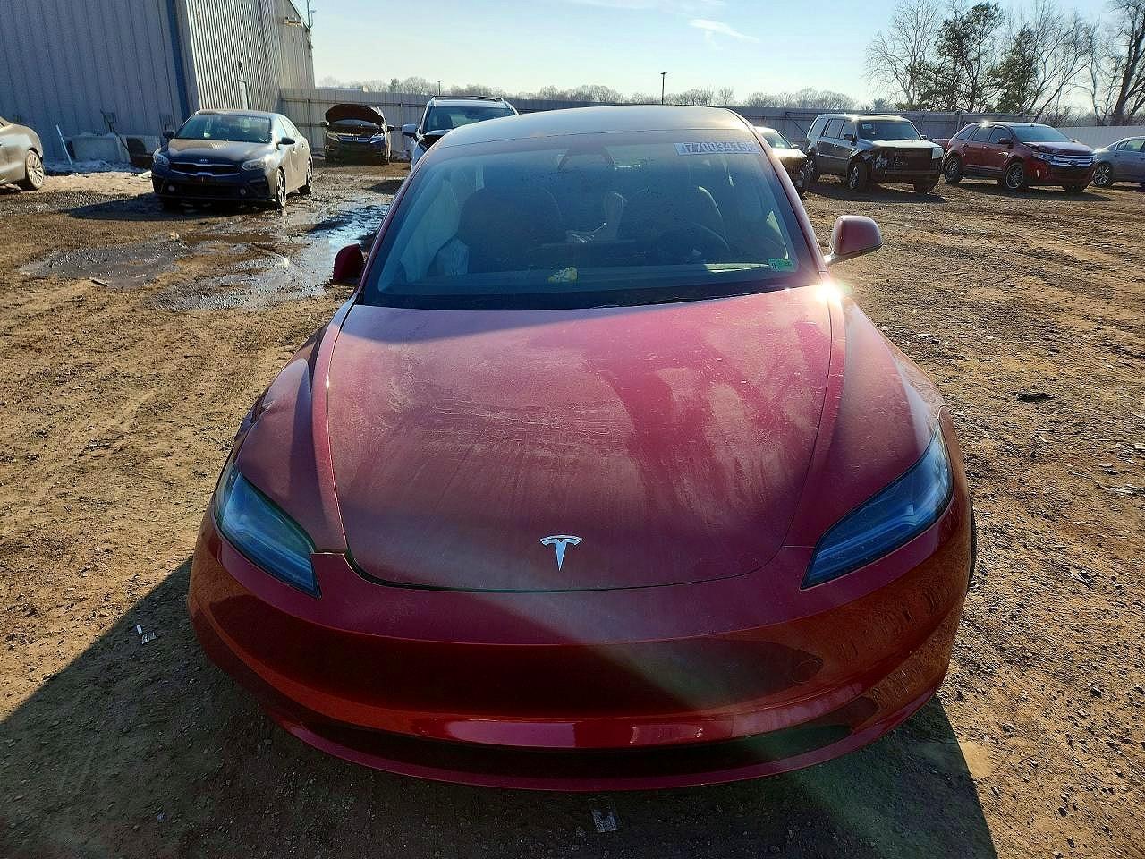 2025 Tesla Model 3 - Фото 5