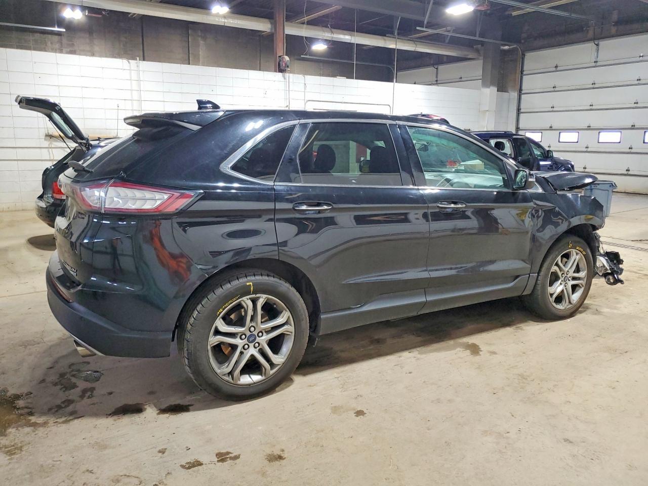 2016 Ford Edge Titanium - Image 3