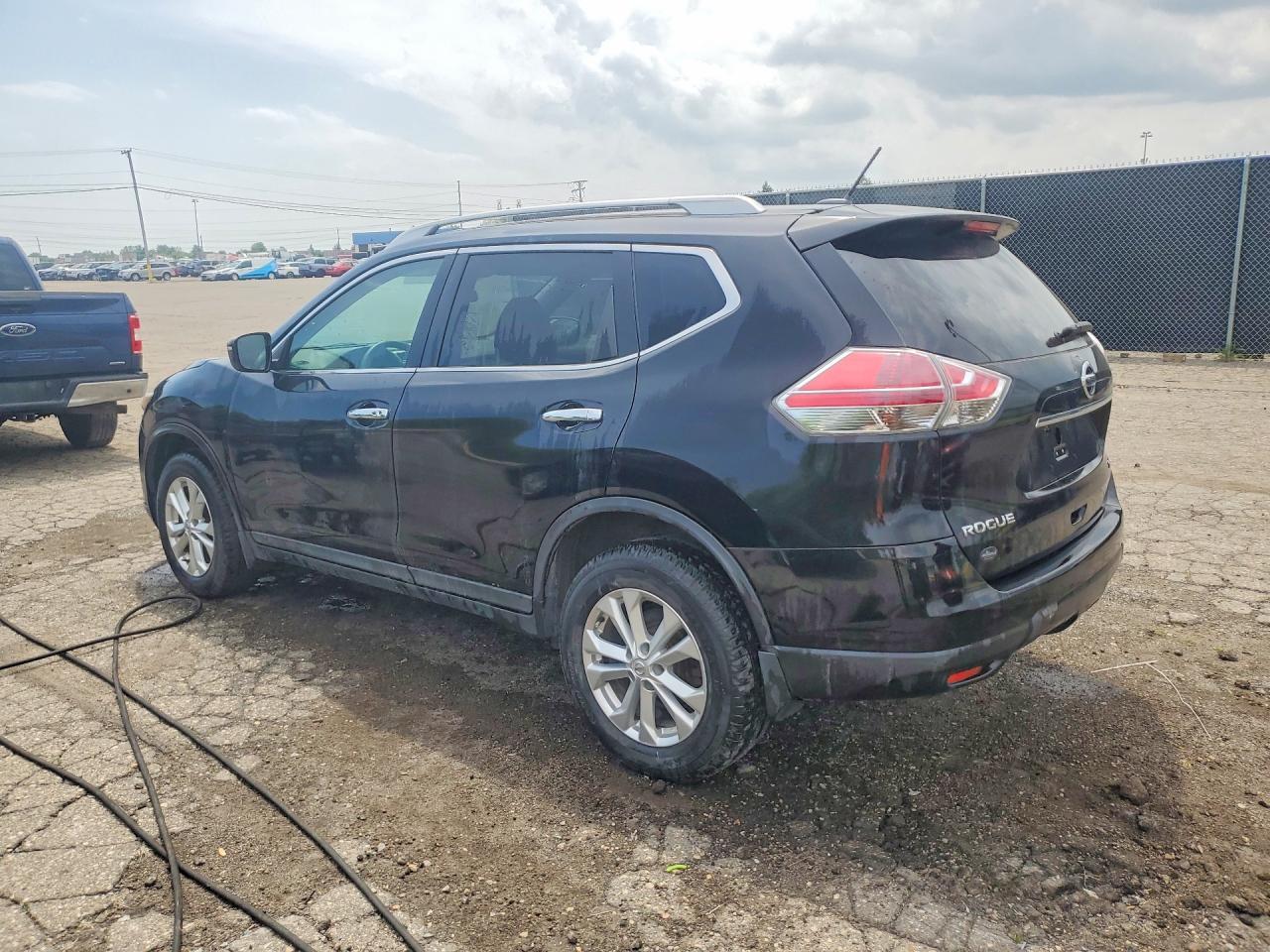 2016 Nissan Rogue S - Фото 2