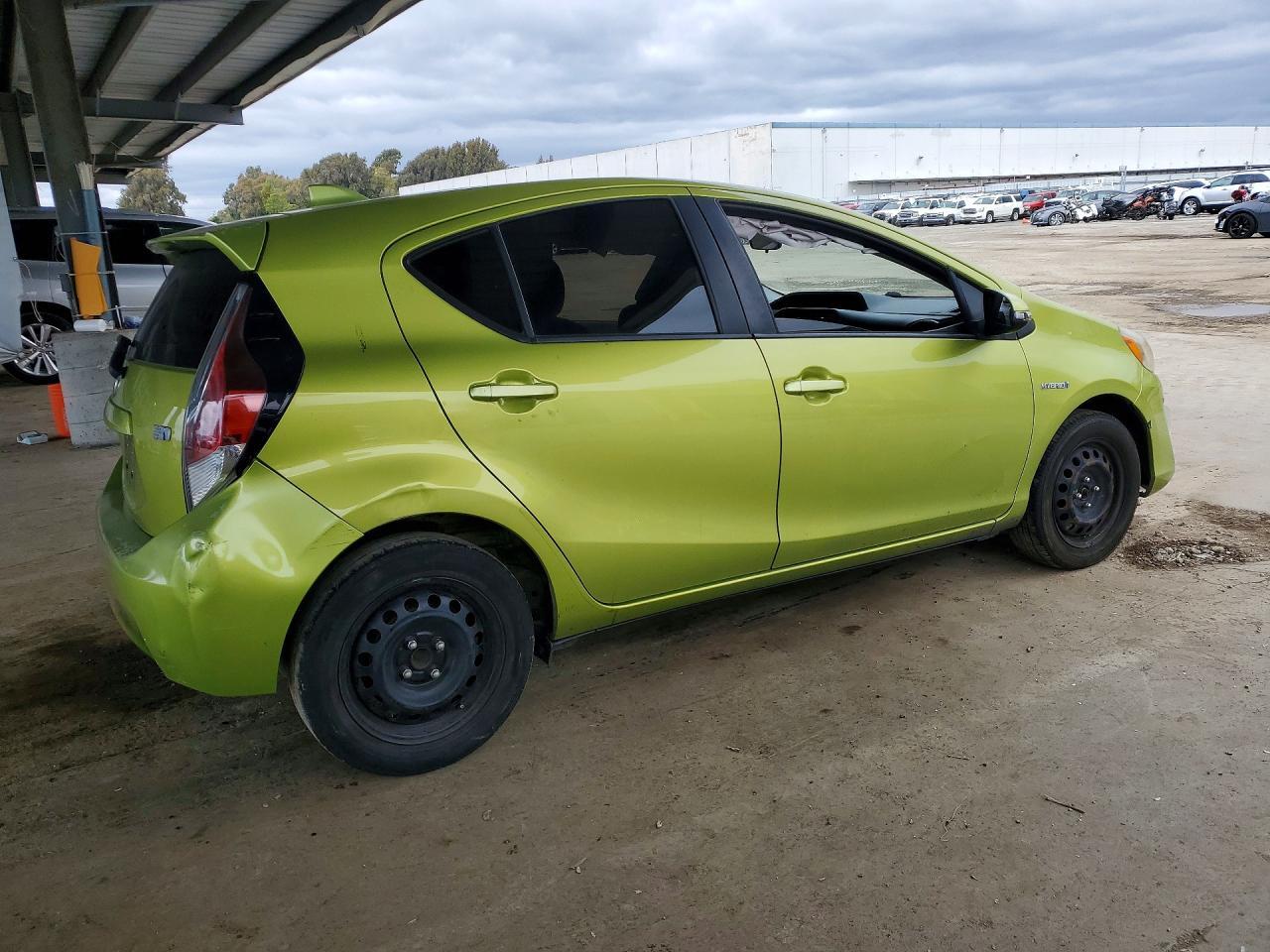 2015 Toyota Prius C Two - Image 3