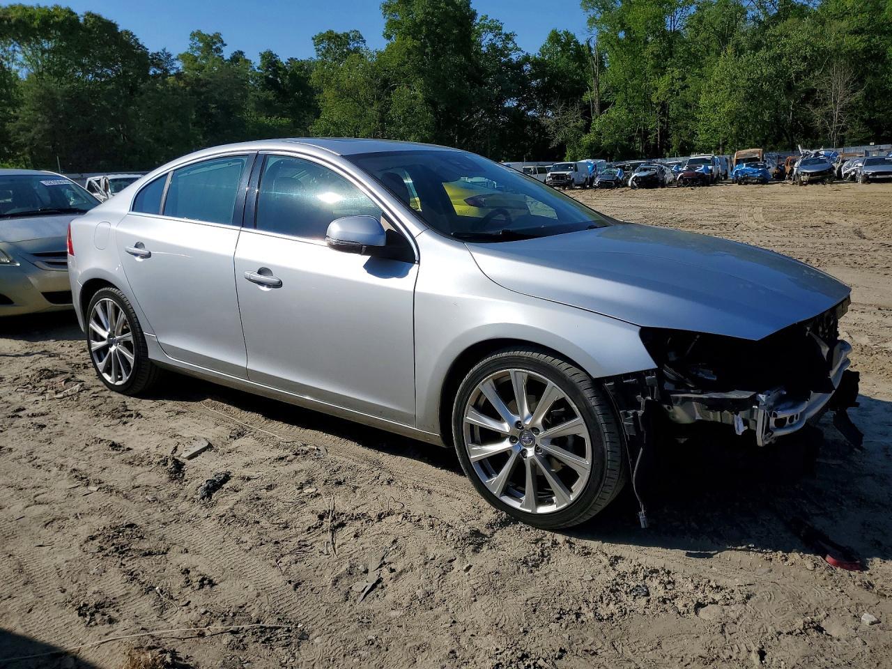 2016 Volvo S60 Platinum - Image 4