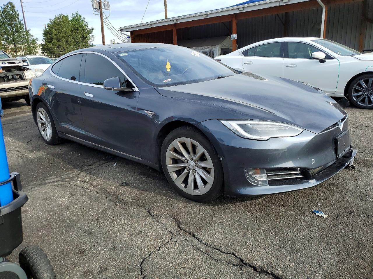 2016 Tesla Model S - Image 4