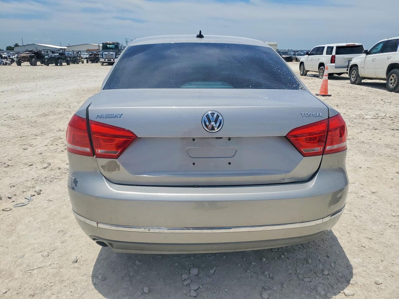 2013 Volkswagen Passat Sel - Image 6