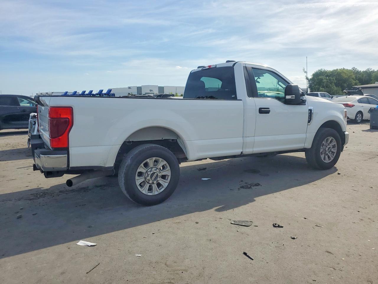 2022 Ford F350 Super Duty - Фото 3