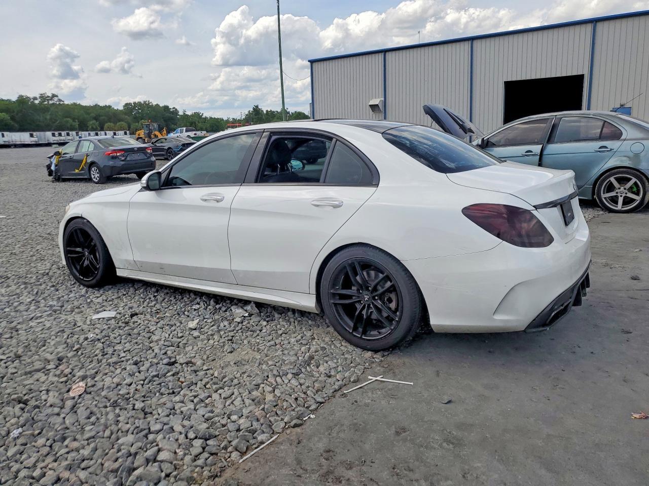 2015 Mercedes-Benz C 300 - Фото 2