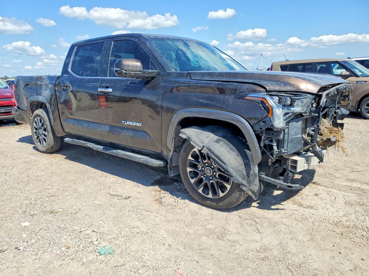 2024 Toyota Tundra Crewmax Limited - Image 4