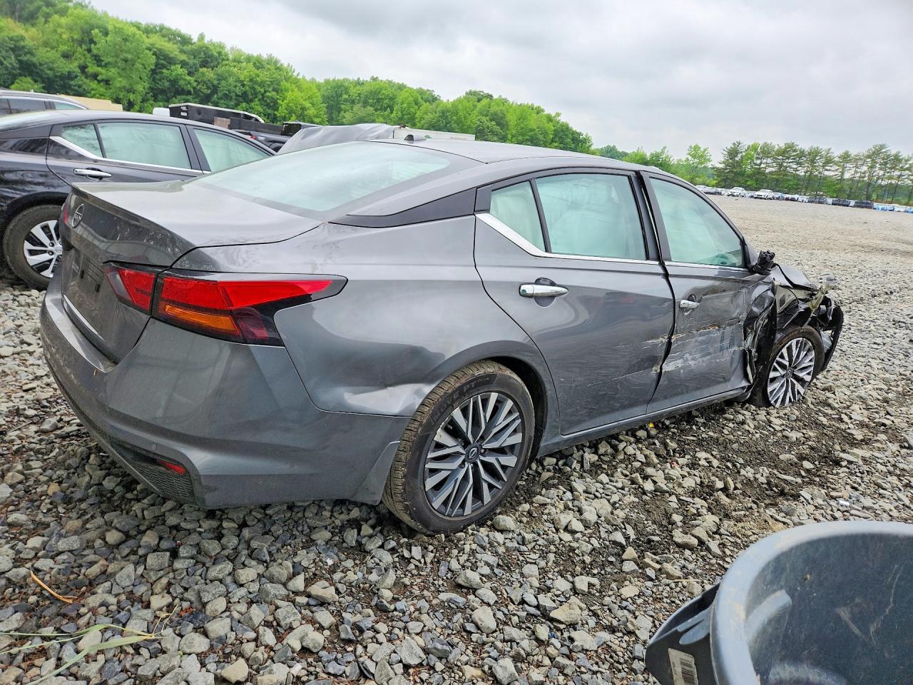 2025 Nissan Altima Sv - Image 3