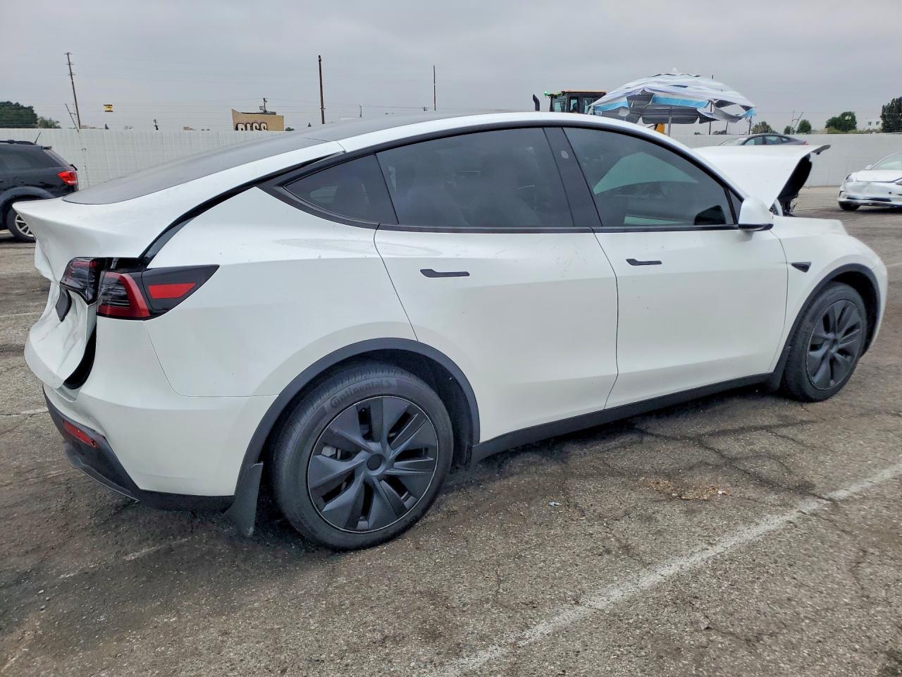 2024 Tesla Model Y - Image 3