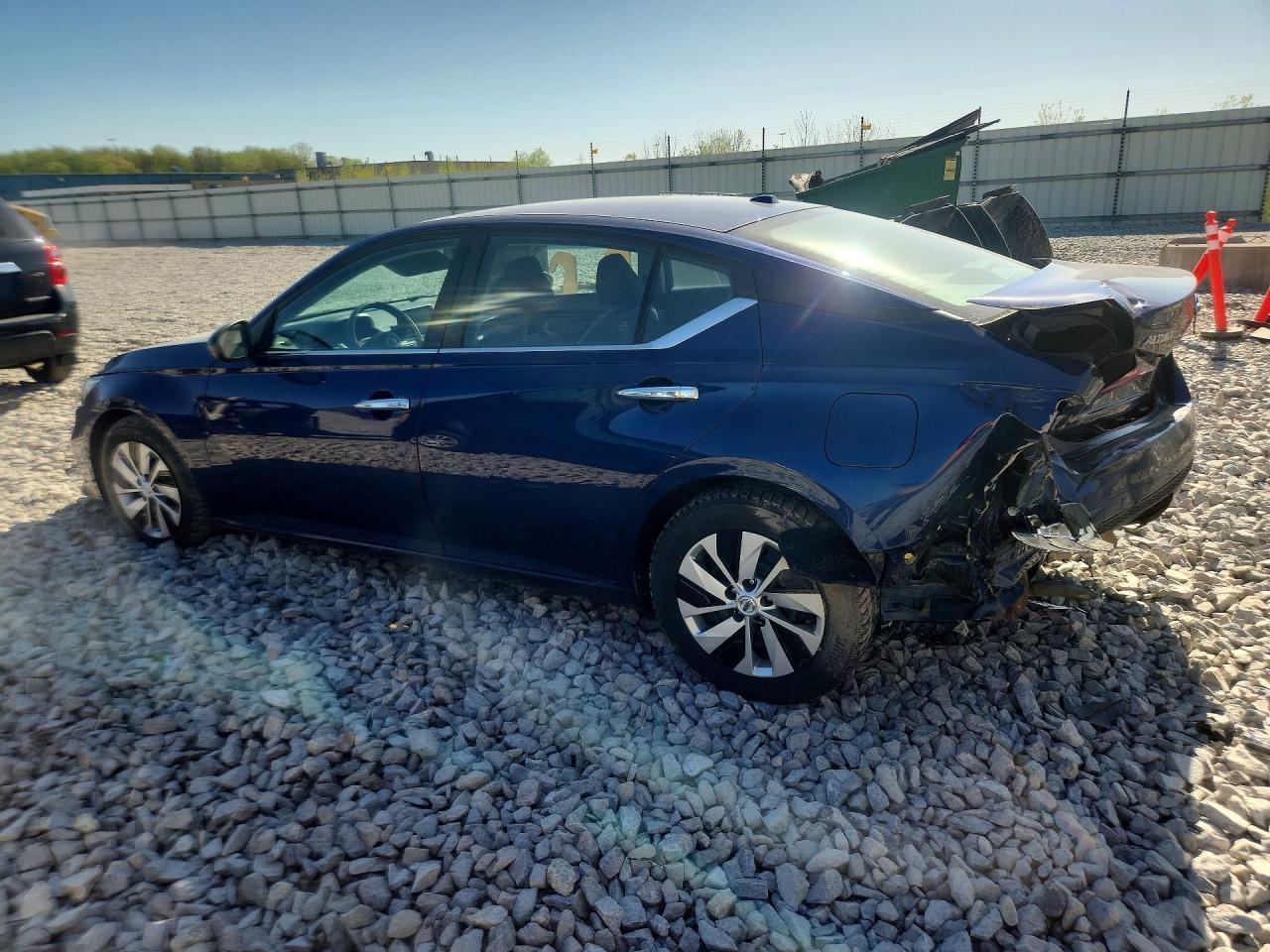 2019 Nissan Altima S - Image 2