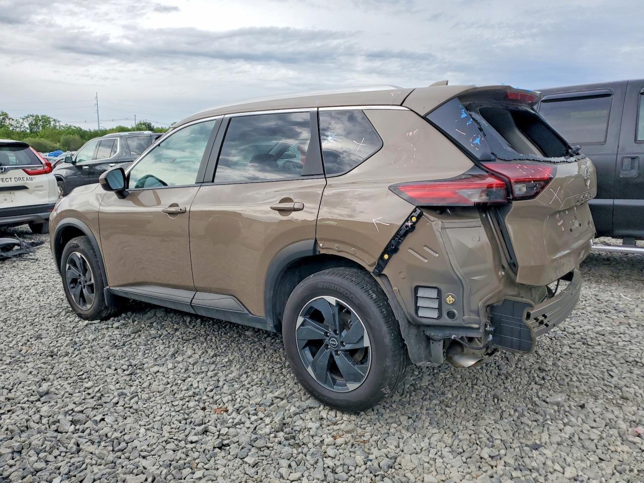 2024 Nissan Rogue - Image 2