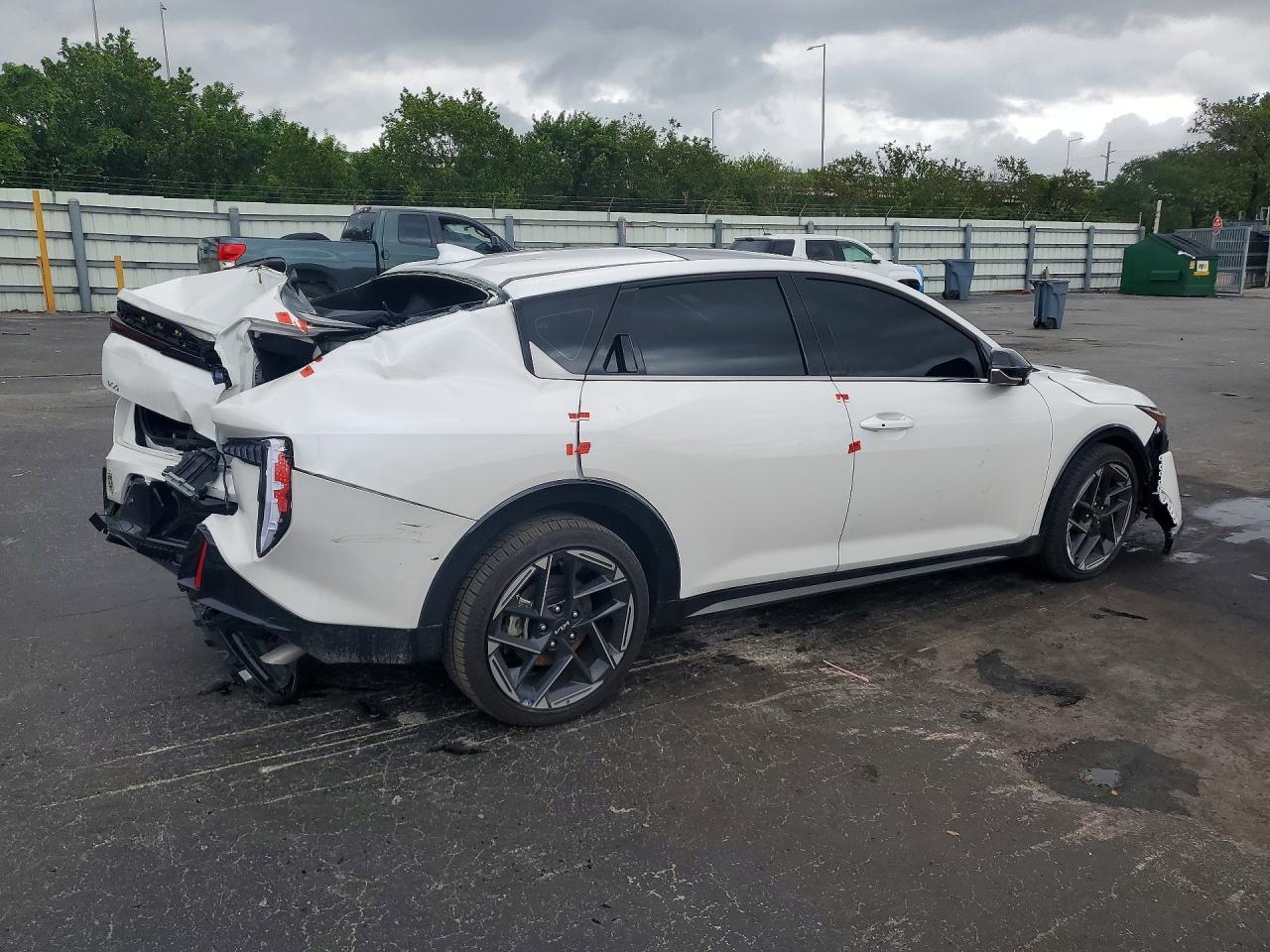 2025 Kia K4 Gt Line - Image 3
