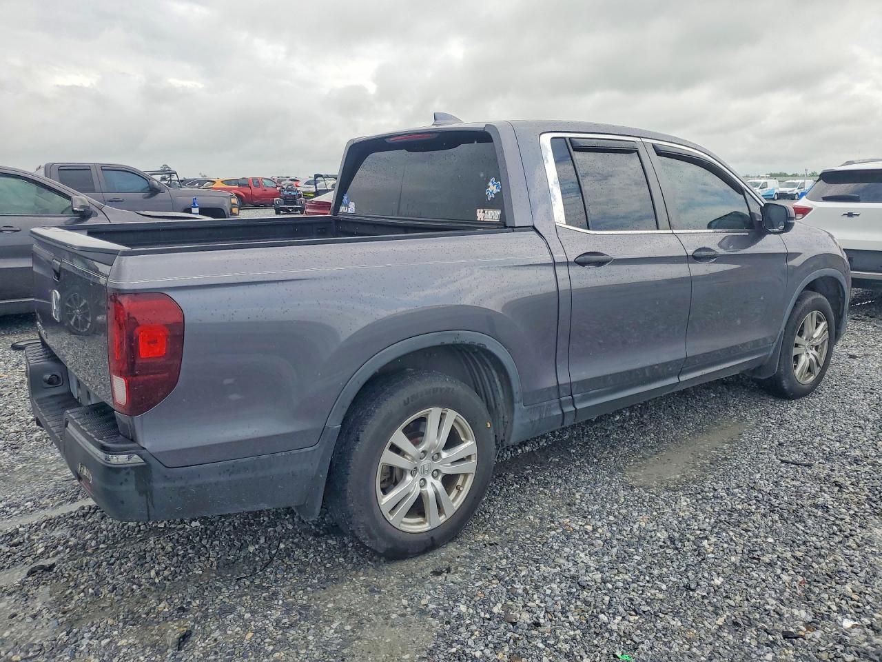 2019 Honda Ridgeline Rt - Image 3