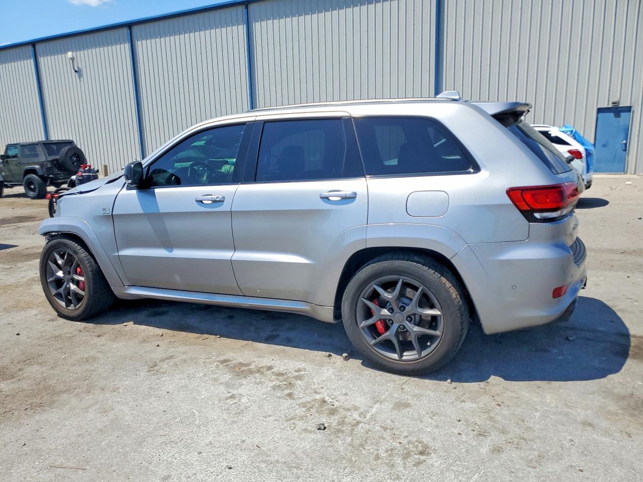 2018 Jeep Grand Cherokee Srt-8 - Фото 2