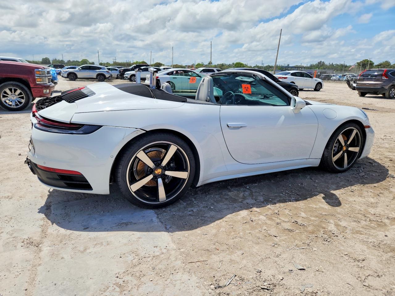 2024 Porsche 911 Carrera - Image 3