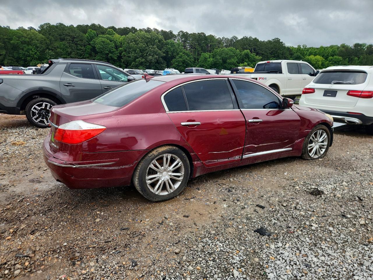 2011 Hyundai Genesis 4.6L - Image 3