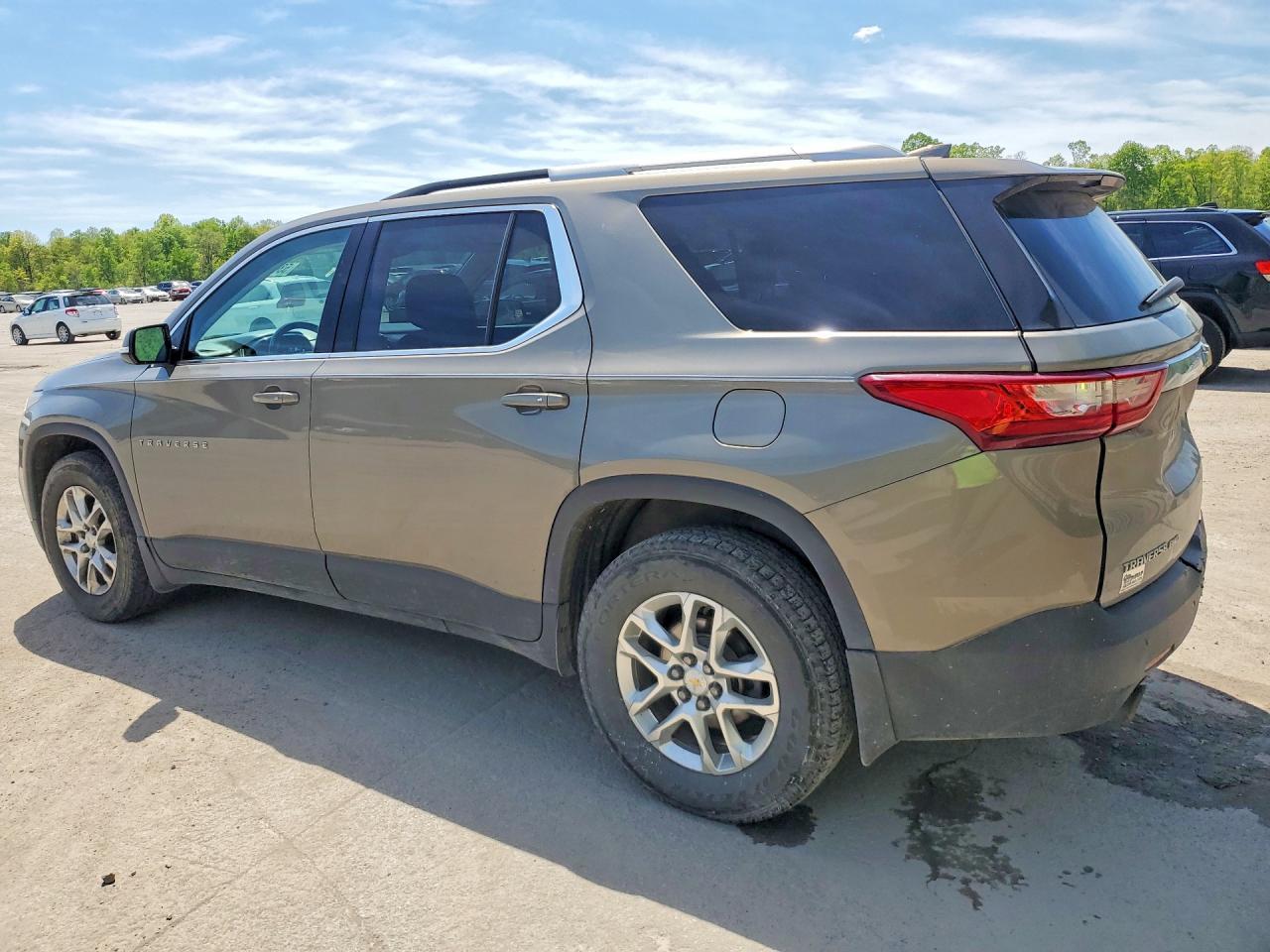 2018 Chevrolet Traverse Lt - Image 2