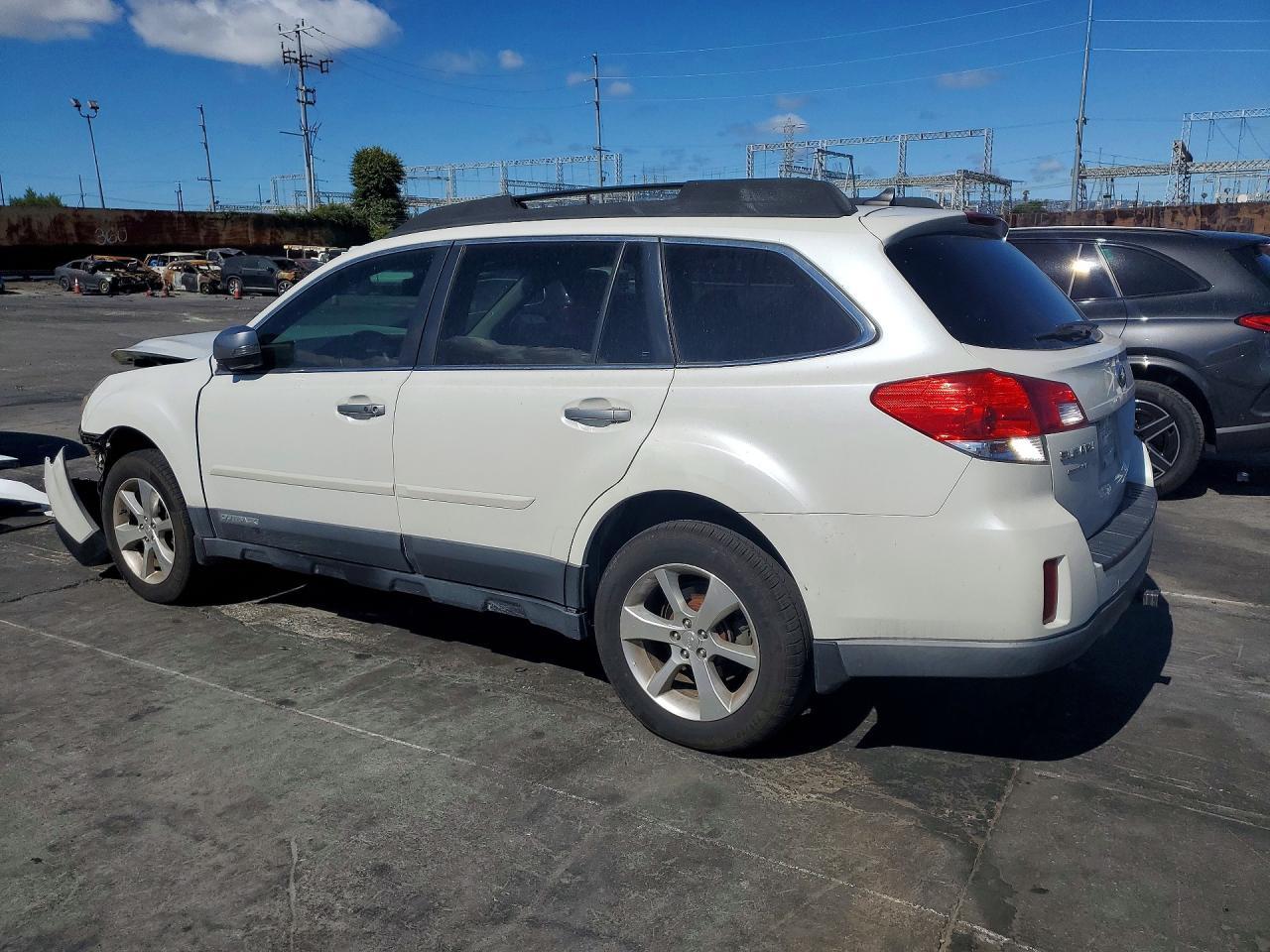2013 Subaru Outback 2.5I Limited - Image 2