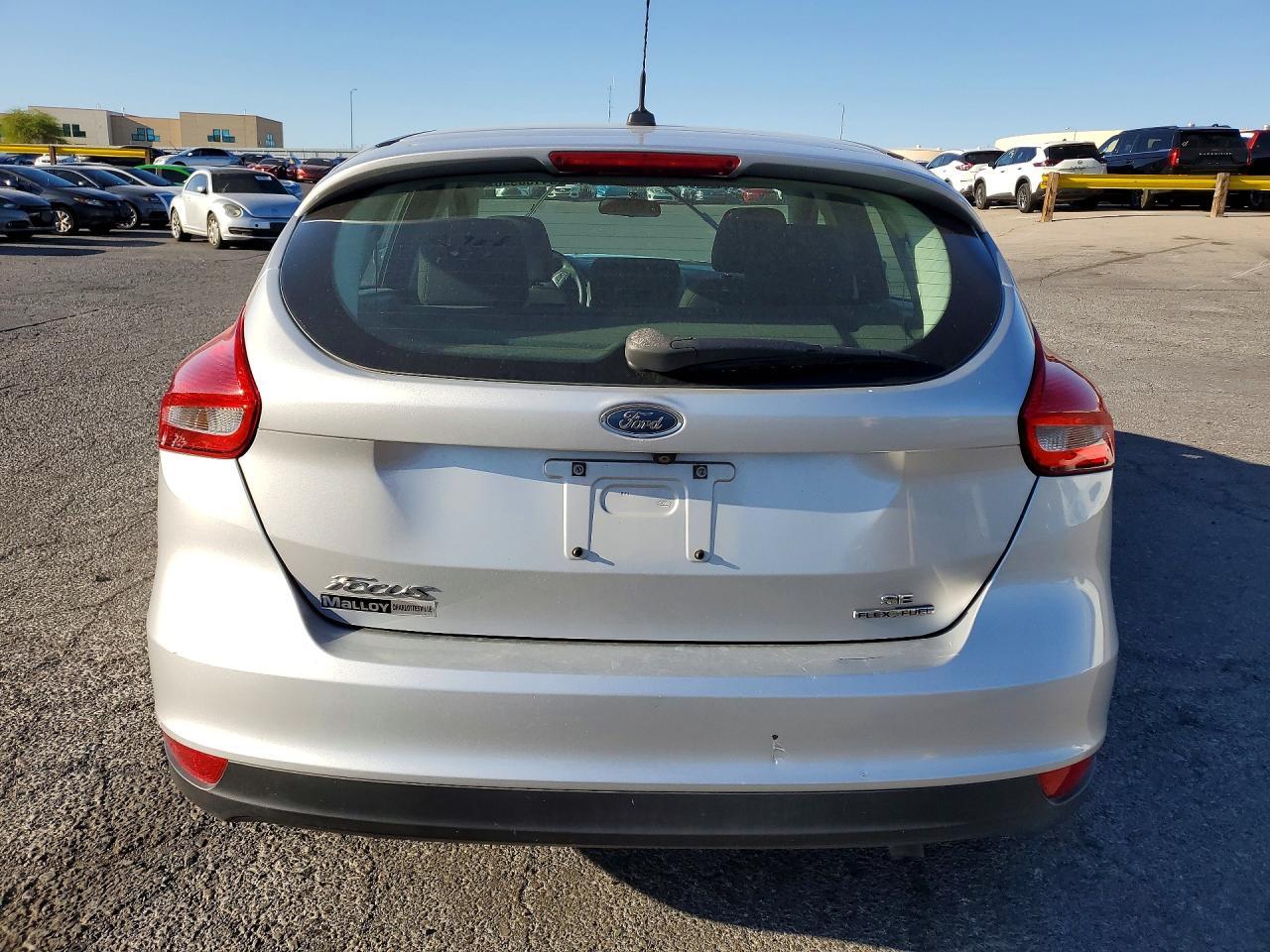 2015 Ford Focus Se - Image 6