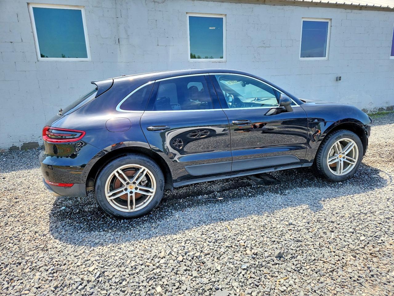 2017 Porsche Macan S - Image 3