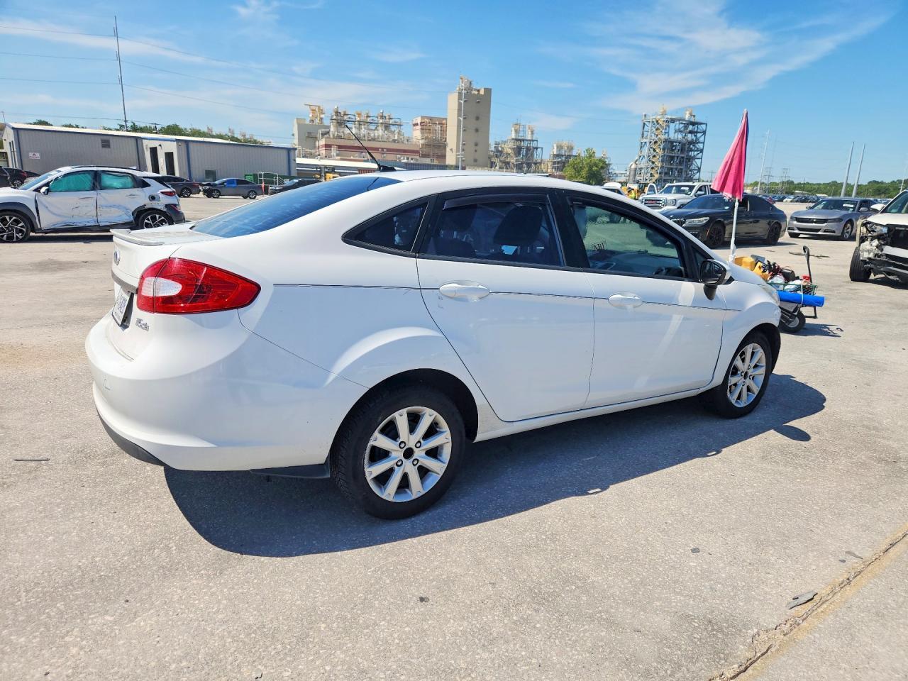 2011 Ford Fiesta Se - Image 3