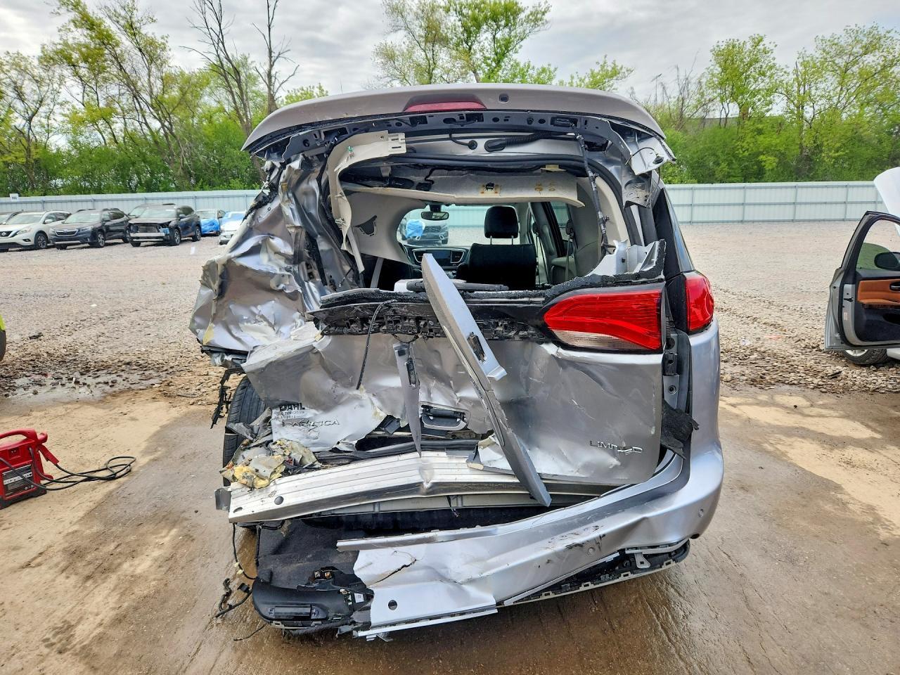 2020 Chrysler Pacifica Limited - Фото 6