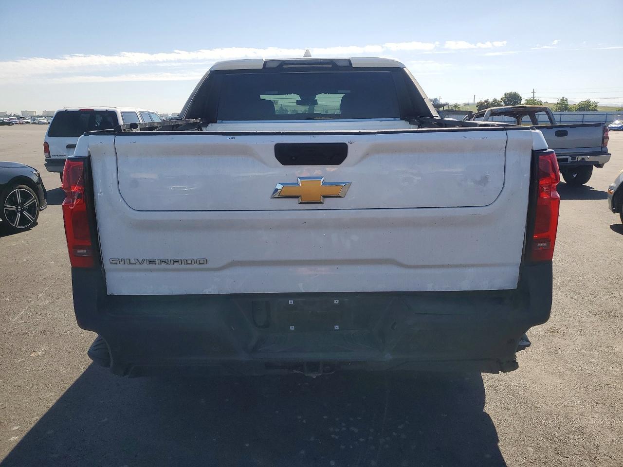 2024 Chevrolet Silverado - Фото 6