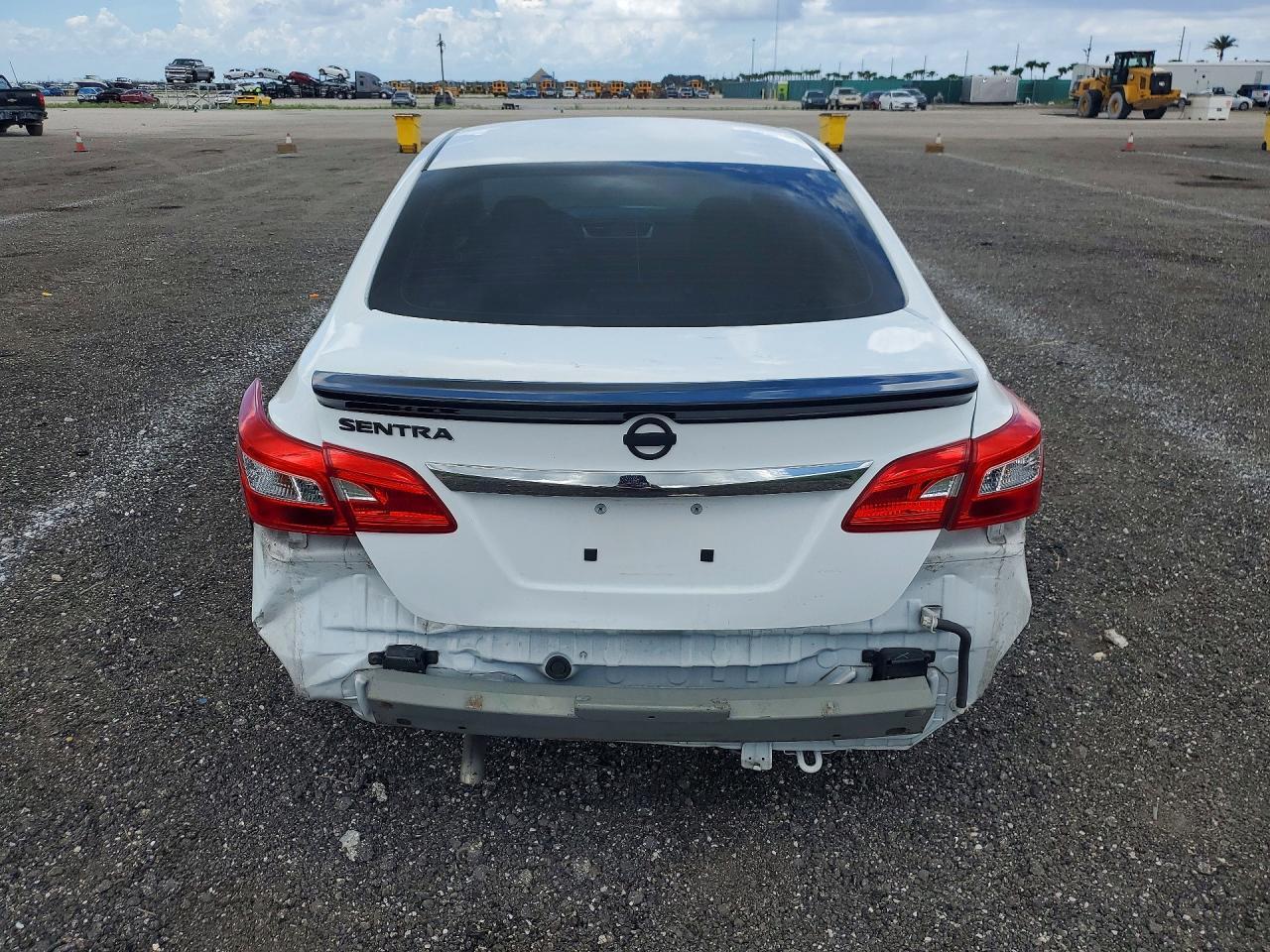 2018 Nissan Sentra S - Image 6