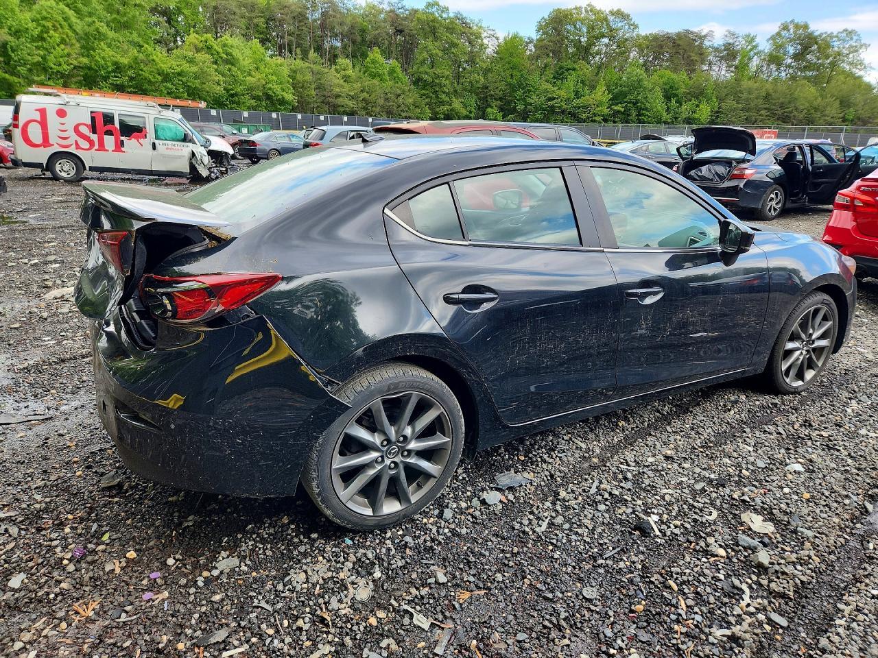 2018 Mazda 3 Touring - Image 3
