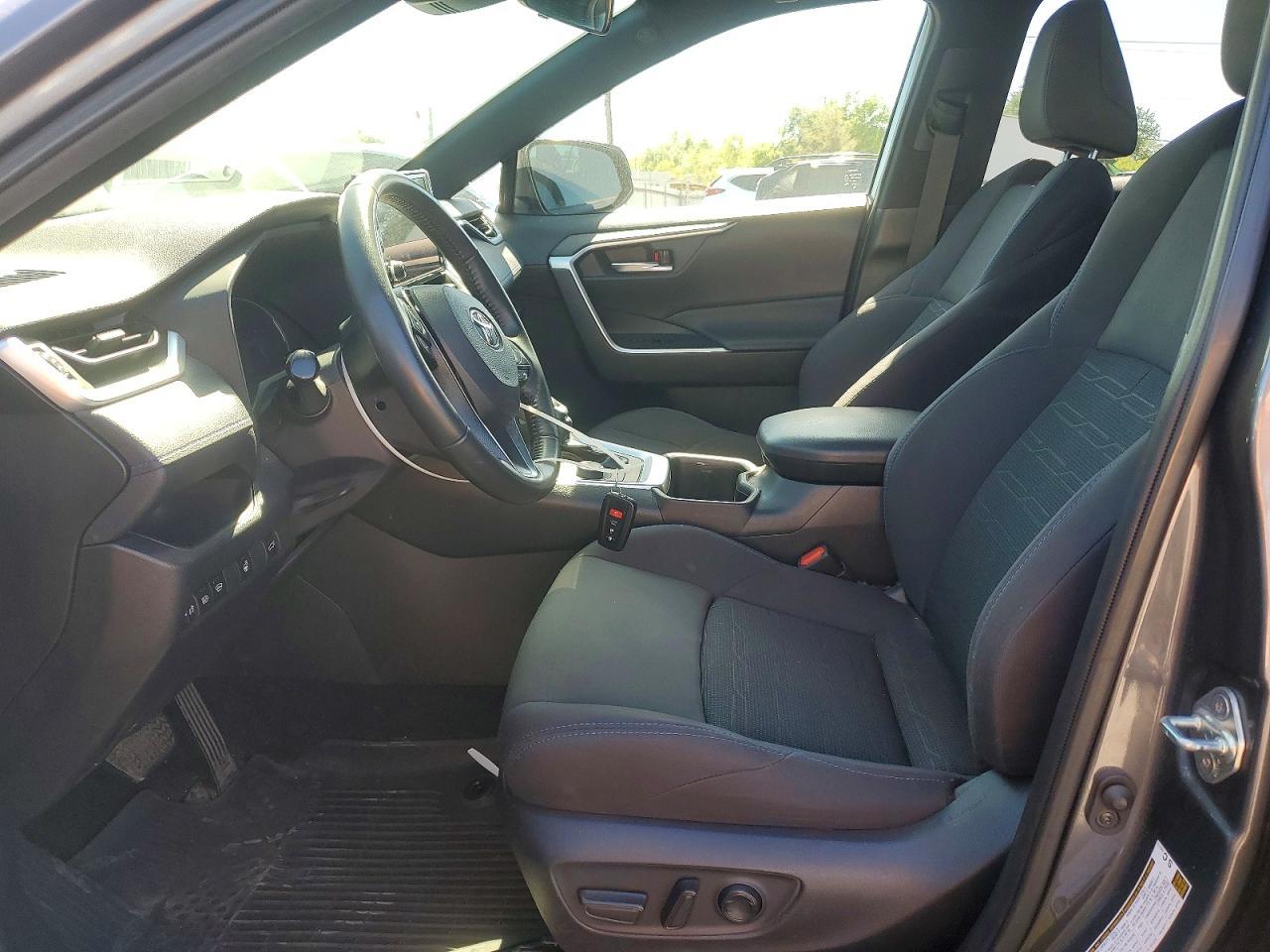 2023 Toyota Rav4 Se - Image 7