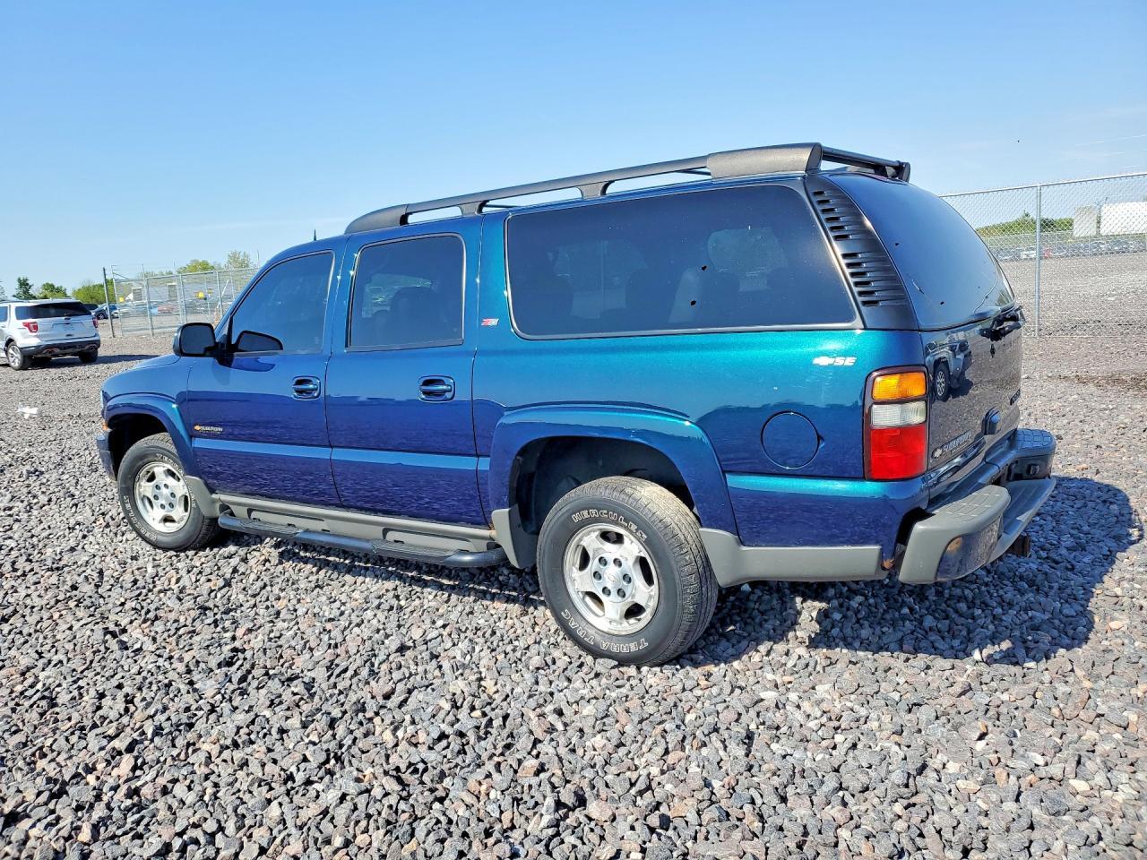 2005 Chevrolet Suburban K1500 - Фото 2