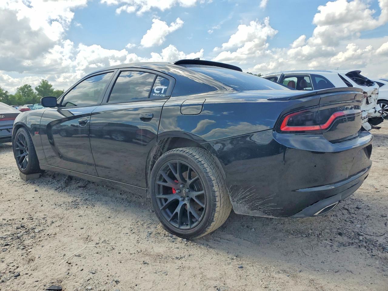2015 Dodge Charger R - Image 2