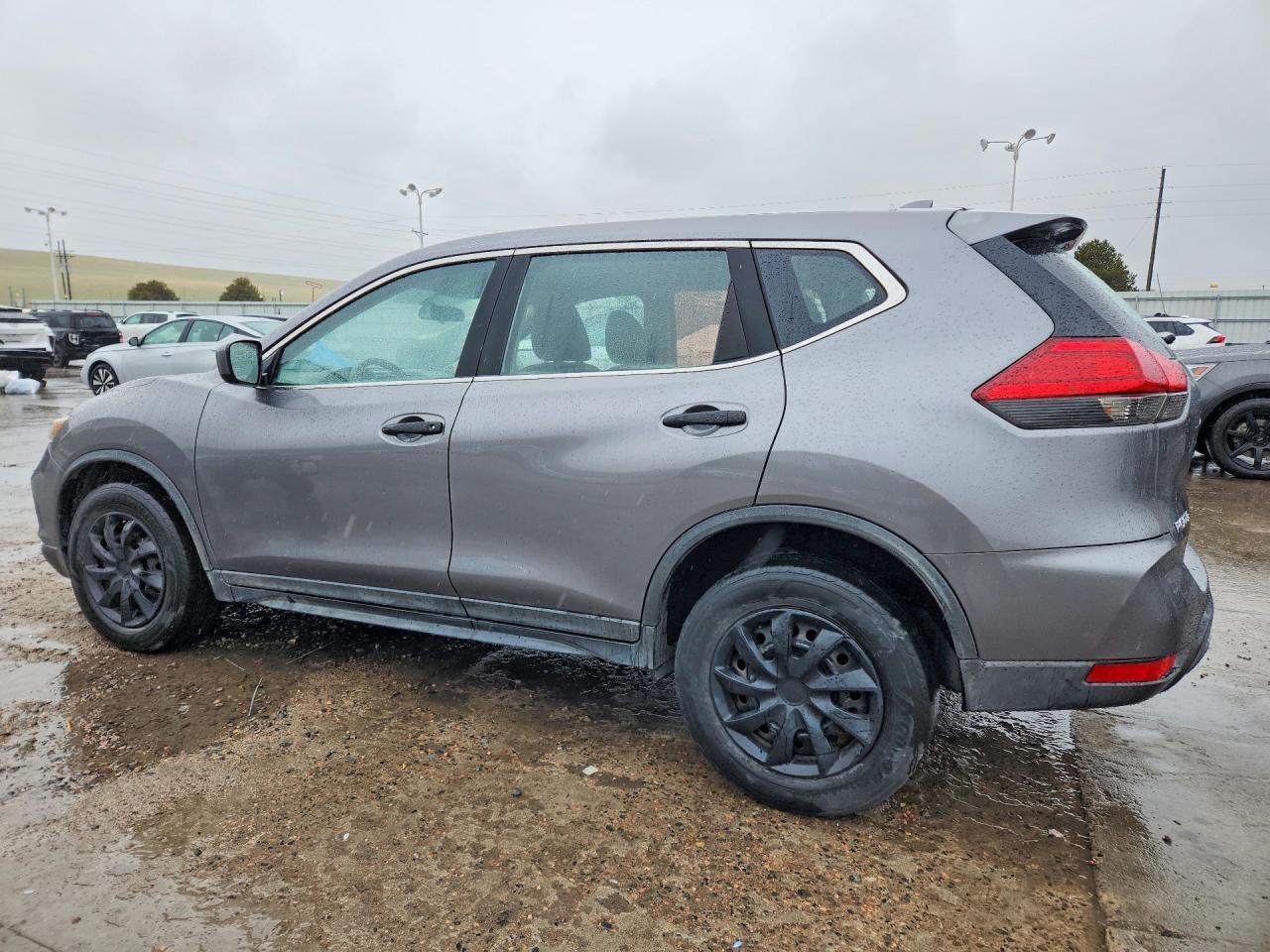 2017 Nissan Rogue S - Фото 2