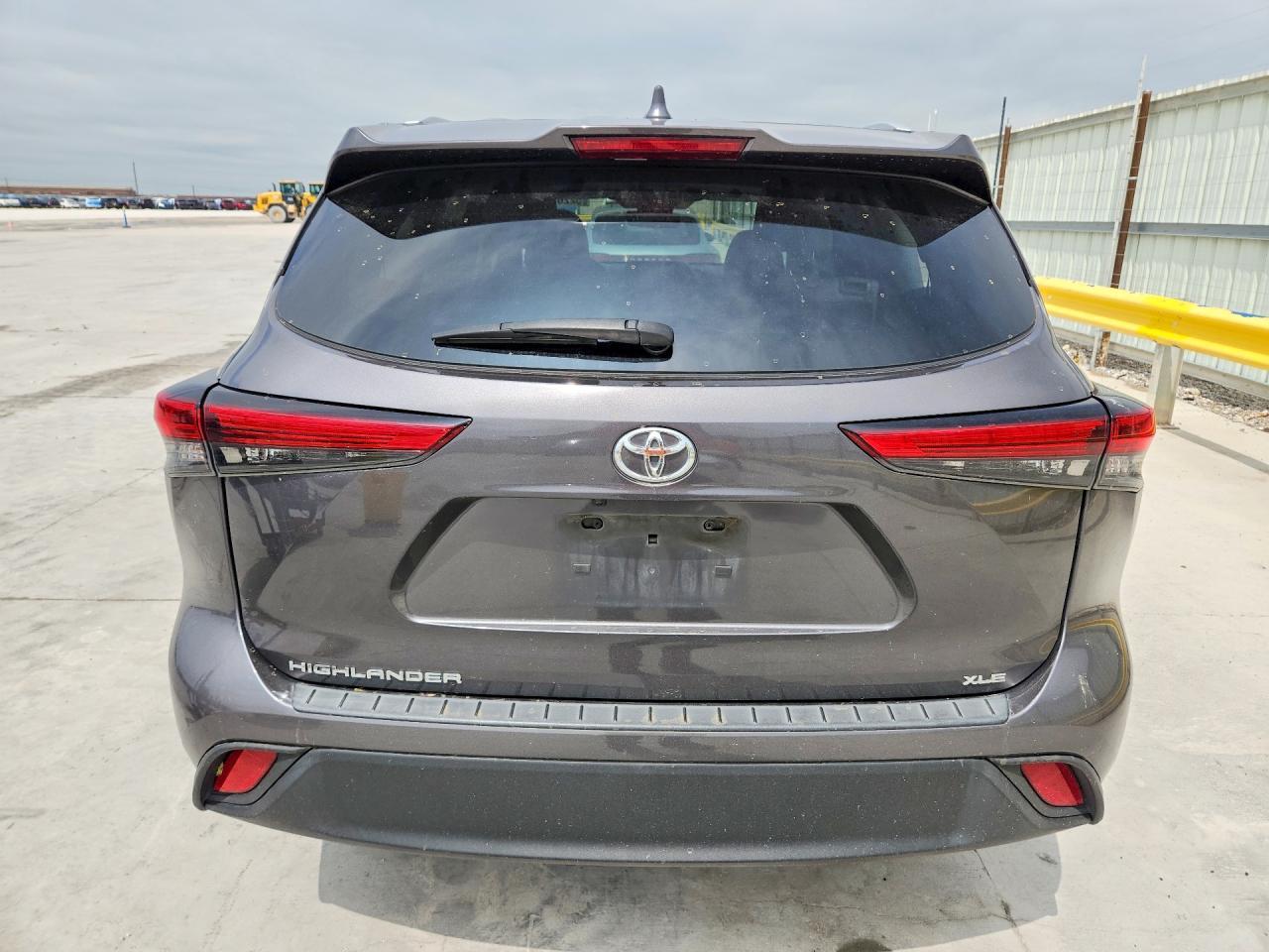 2023 Toyota Highlander Xle - Image 6