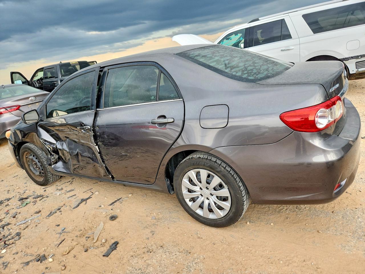 2013 Toyota Corolla Le - Фото 2