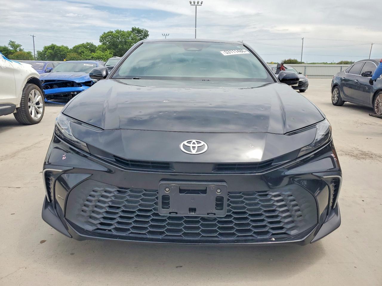 2025 Toyota Camry Se - Image 5