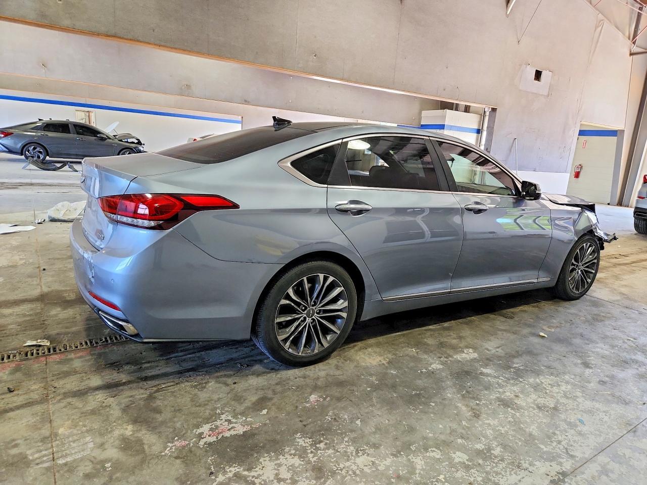 2015 Hyundai Genesis 3.8L - Фото 3