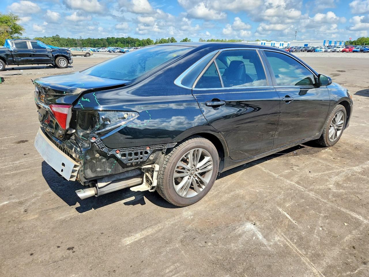 2015 Toyota Camry Se - Image 3