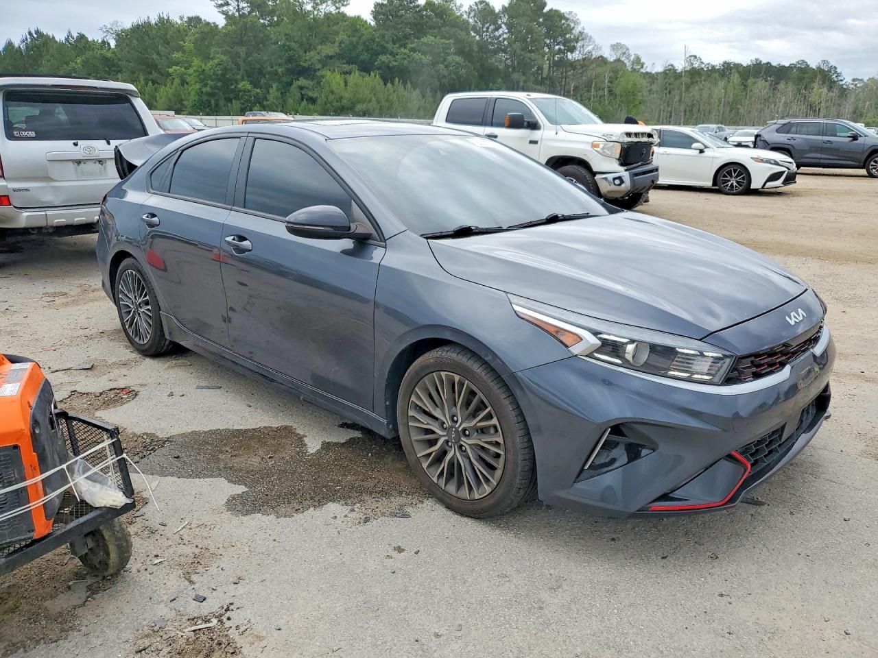 2023 Kia Forte Gt Line - Image 4