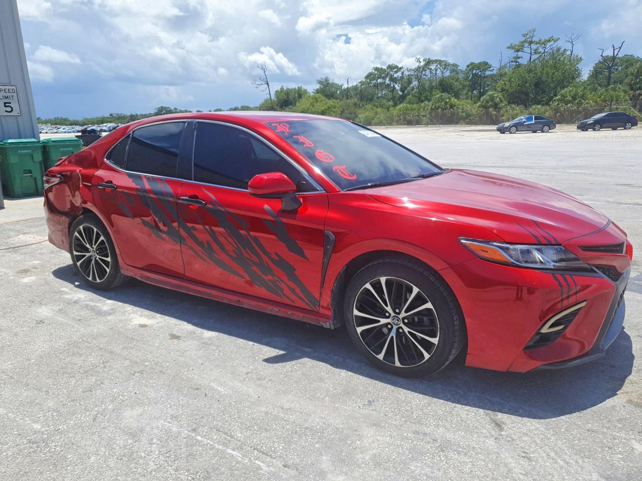 2020 Toyota Camry Se - Image 4