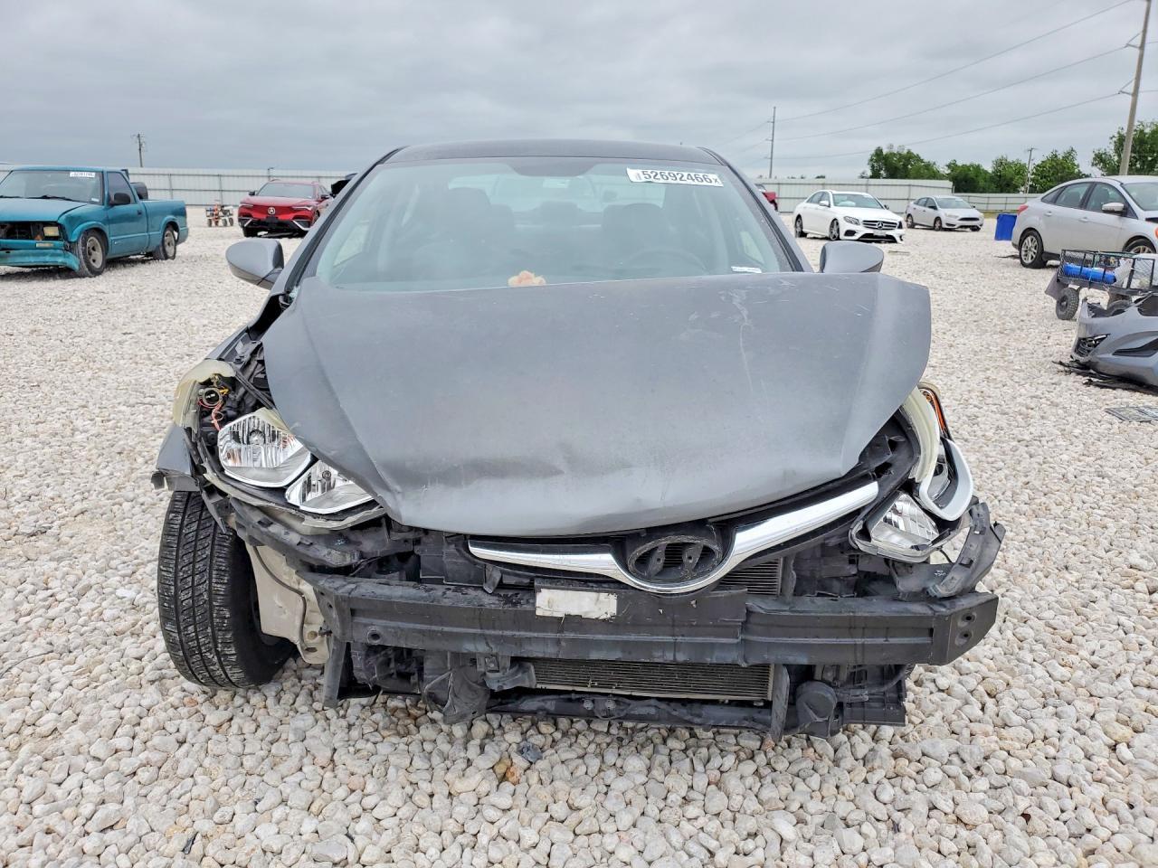 2016 Hyundai Elantra - Фото 5