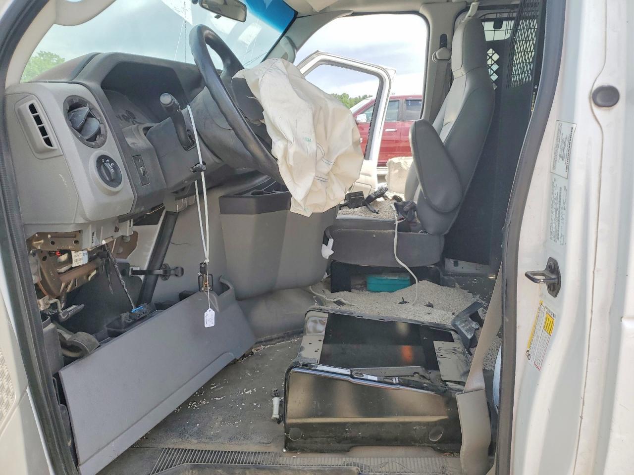 2013 Ford Econoline E150 Van - Image 7