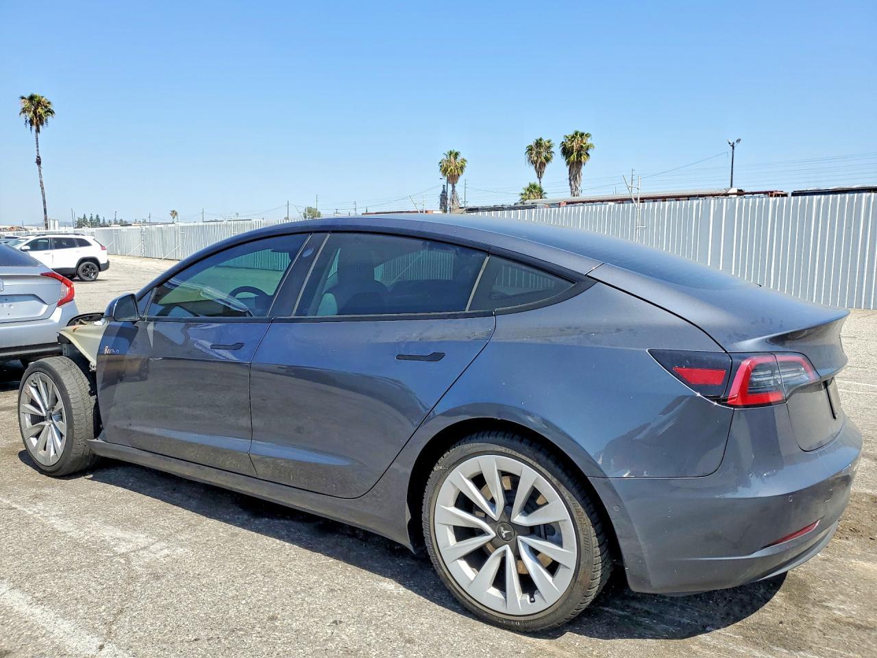 2021 Tesla Model 3 - Фото 2