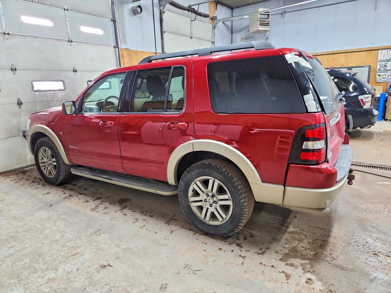 2010 Ford Explorer Eddie Bauer - Фото 2