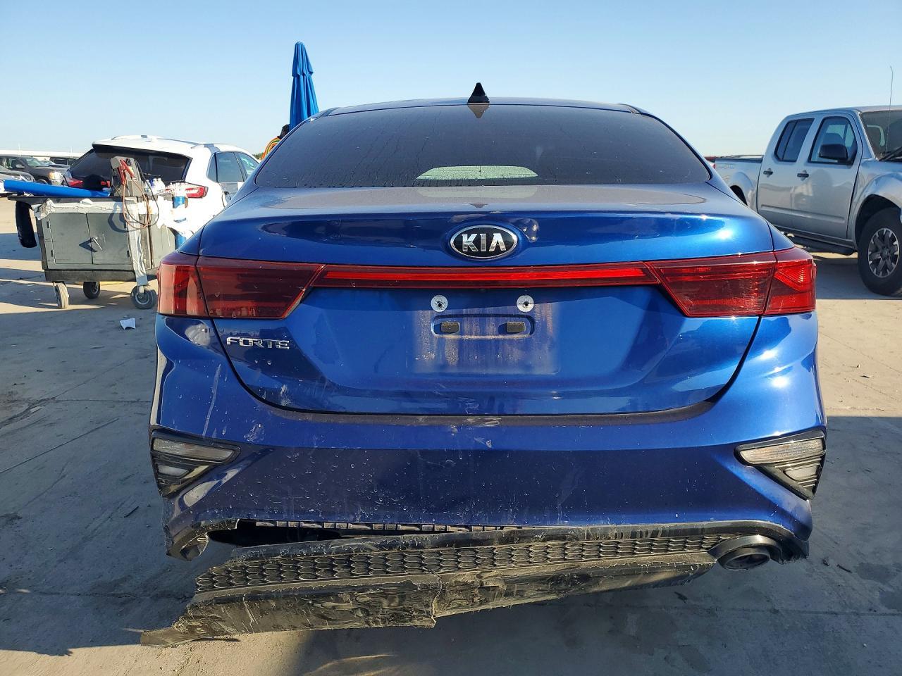 2019 Kia Forte Lxs - Image 6