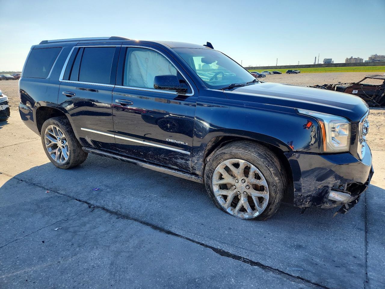 2019 GMC Yukon Denali - Image 4